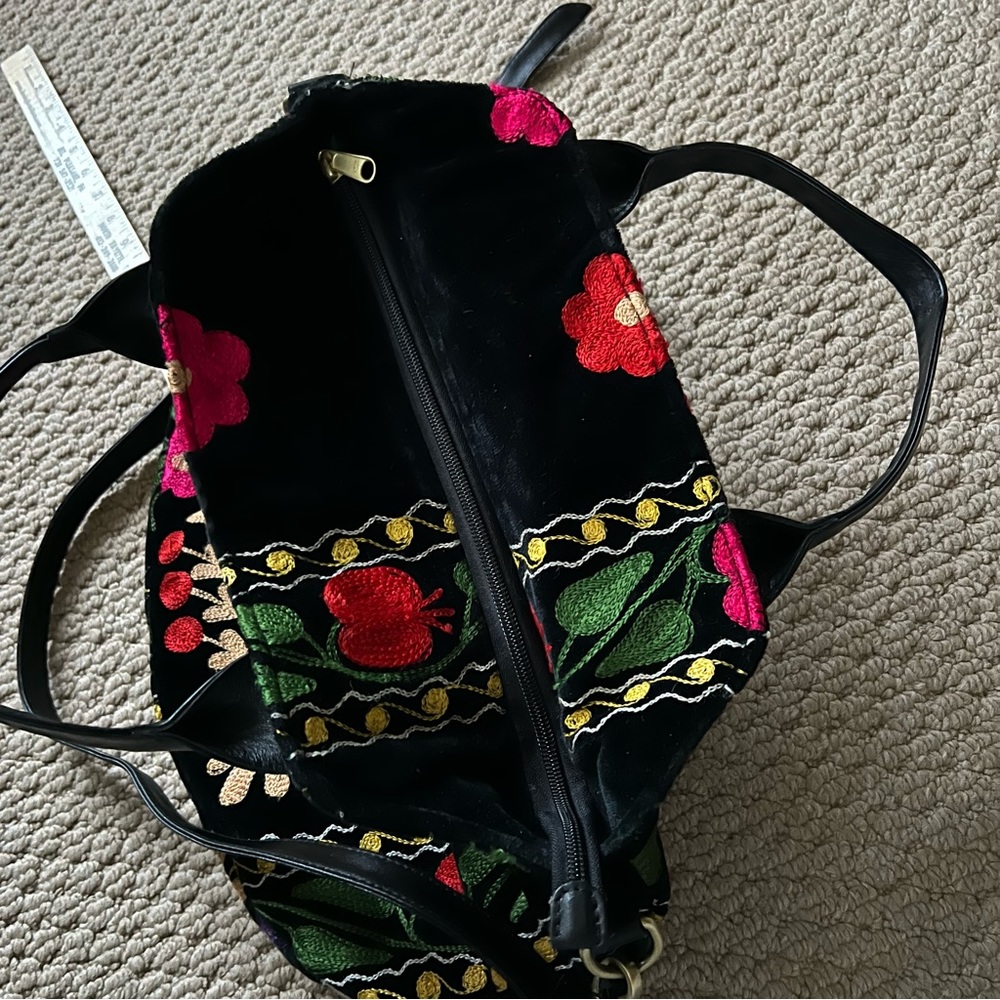 Absolutely GORGEOUS Embroidered Colorful Bag - Picture 10 of 14